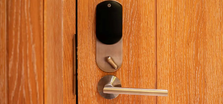 Automatic Locking Door Knob Fillmore